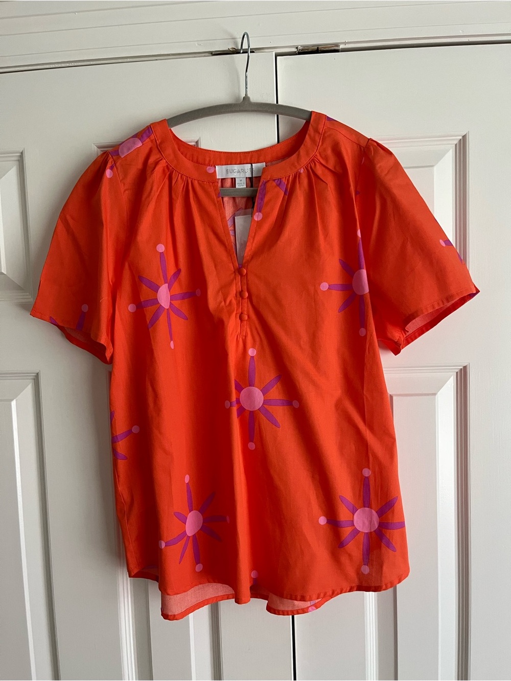 NWT AVARA top! Adorable! Bright Orange Short Sleeve Blouse